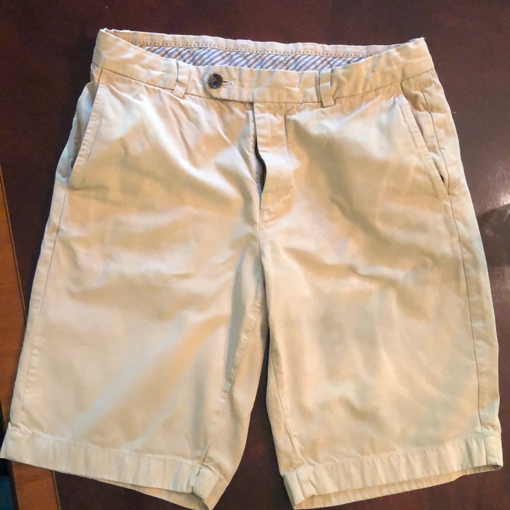 Brooks Brothers garment died 10” Bermuda shorts